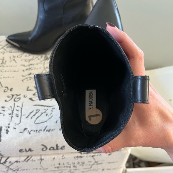 Steve Madden Boots - Picture 5 of 7